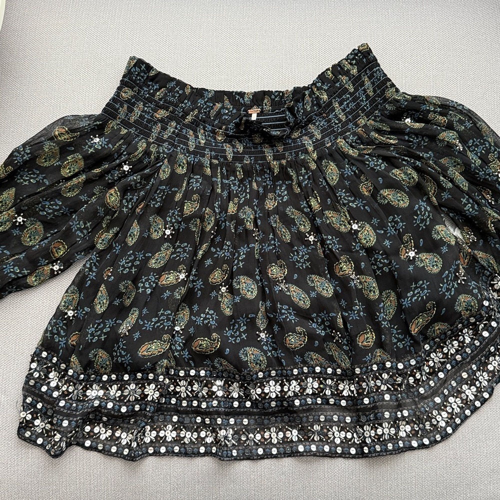 Free People Age Of Aquarius Paisley Sequin Top
Size XS, NWT - Picture 10 of 10